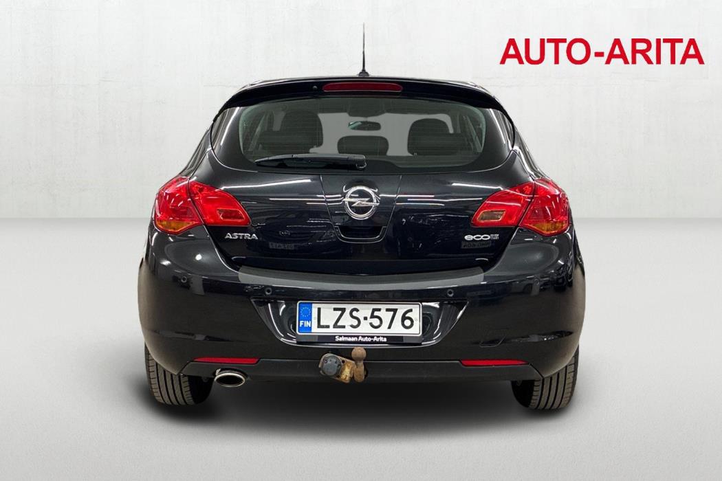 Opel Astra 2012