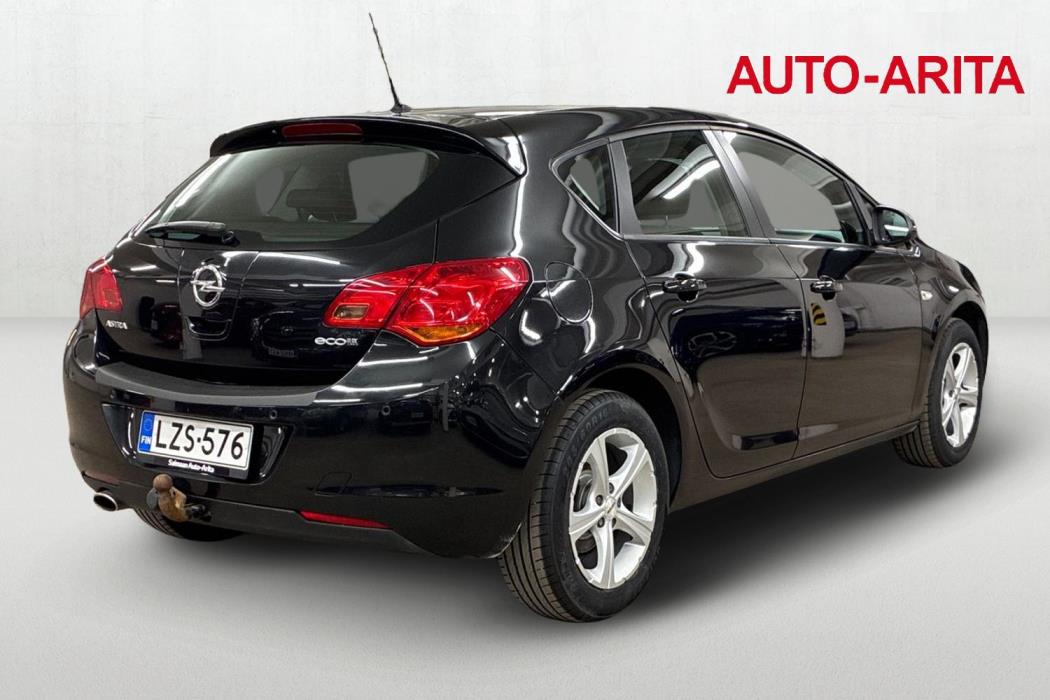Opel Astra 2012
