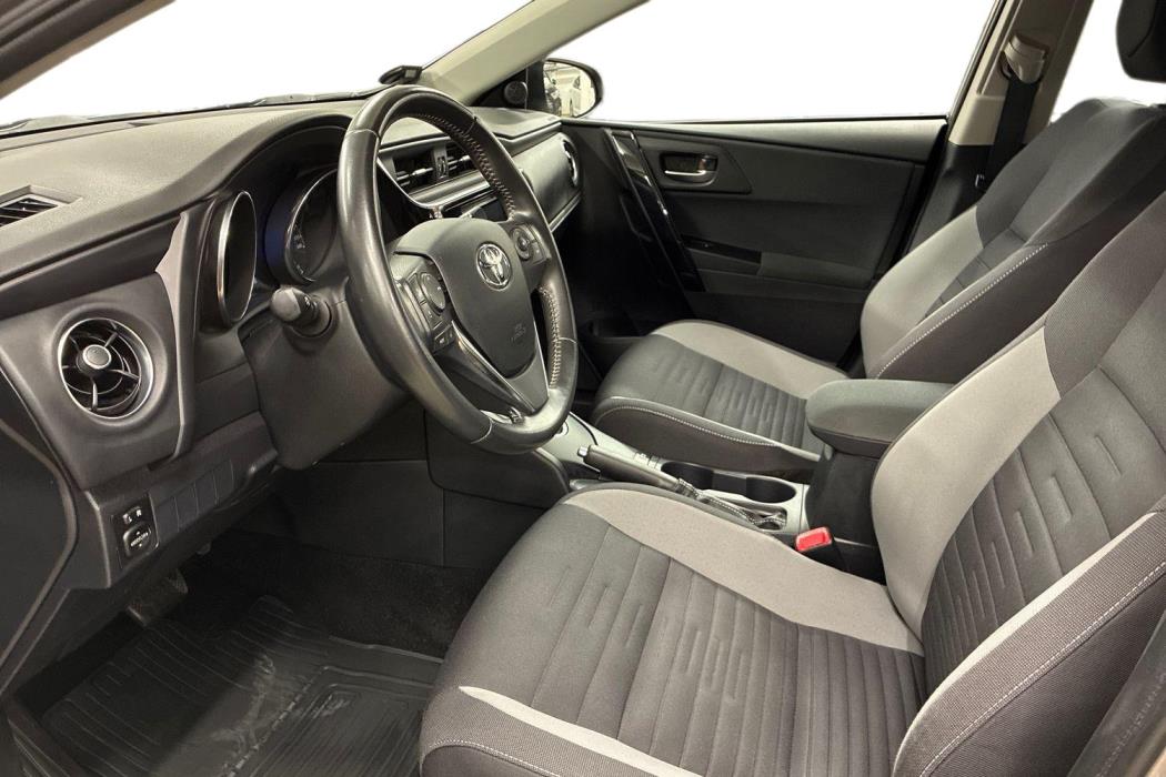 Toyota Auris 2016