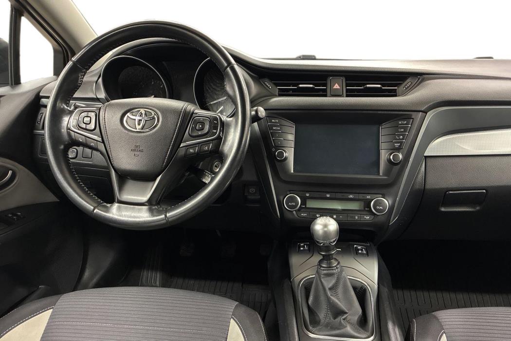 Toyota Avensis 2016