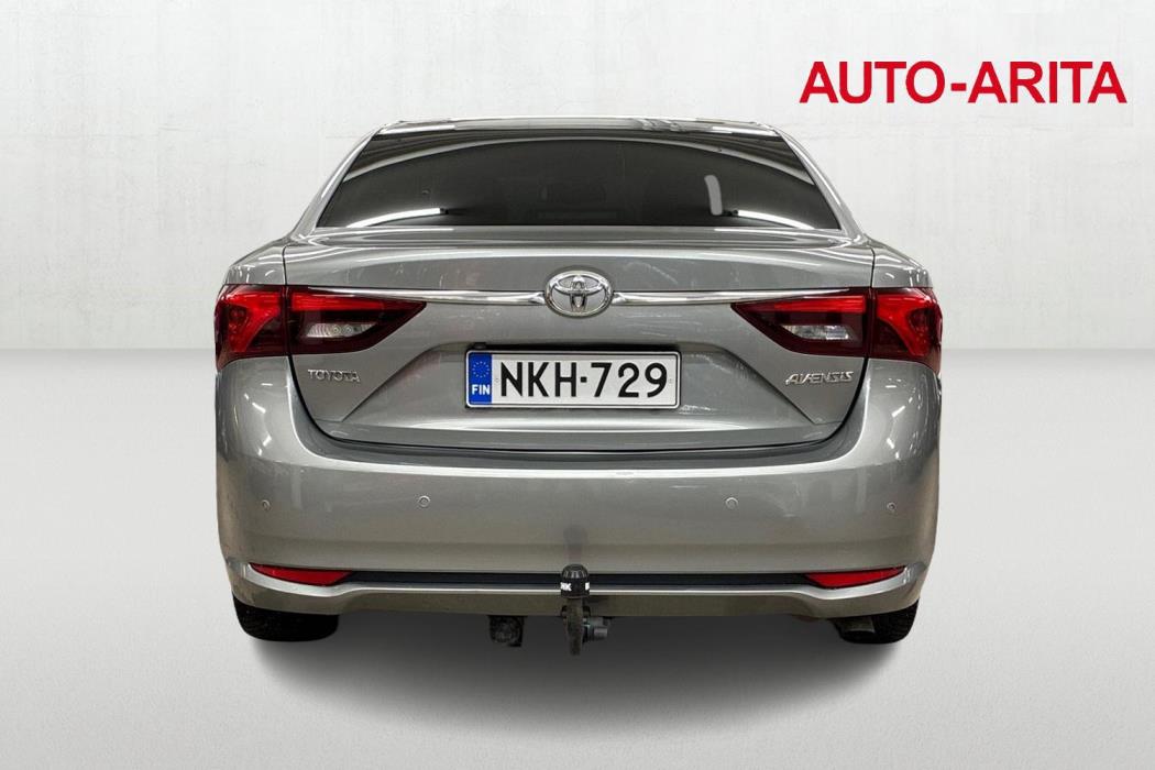 Toyota Avensis 2016