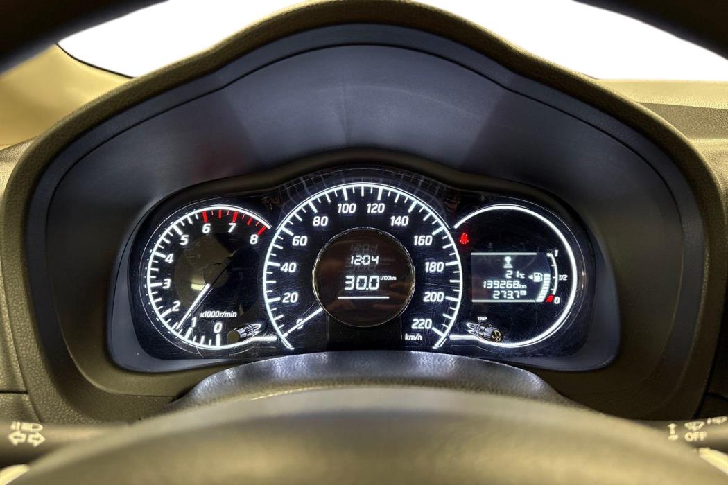 NISSAN Note 2015