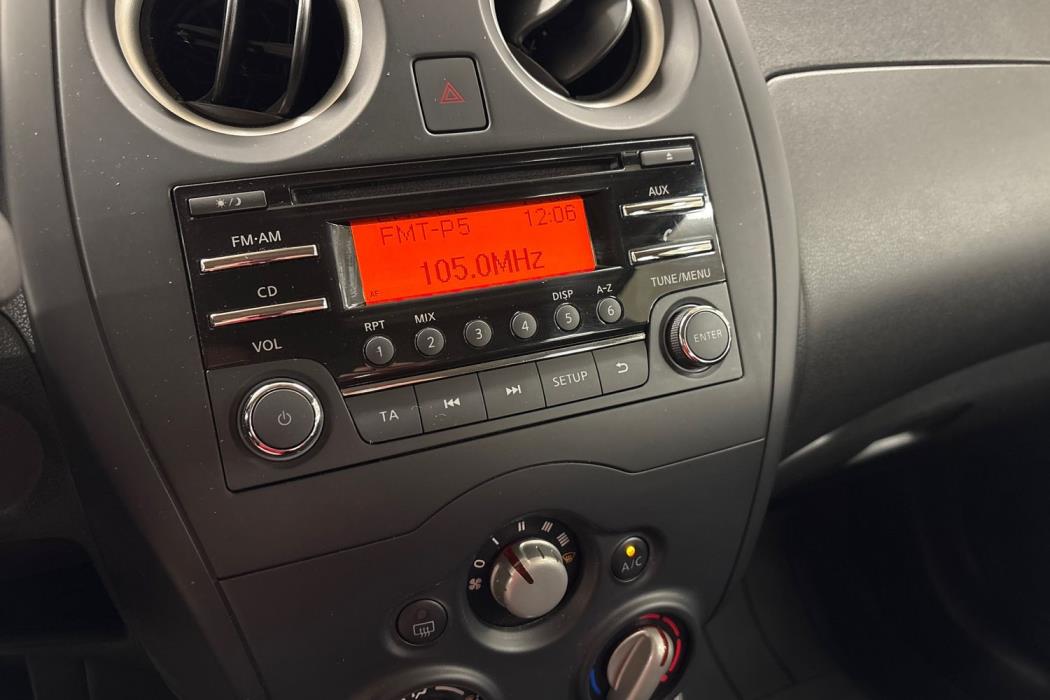 NISSAN Note 2015