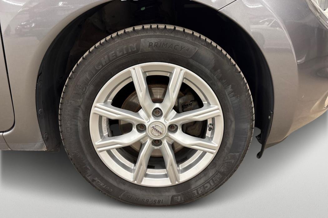 NISSAN Note 2015