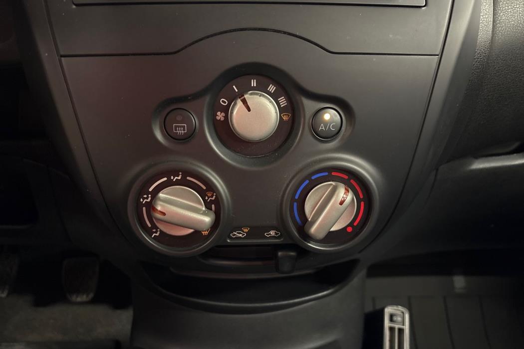 NISSAN Note 2015