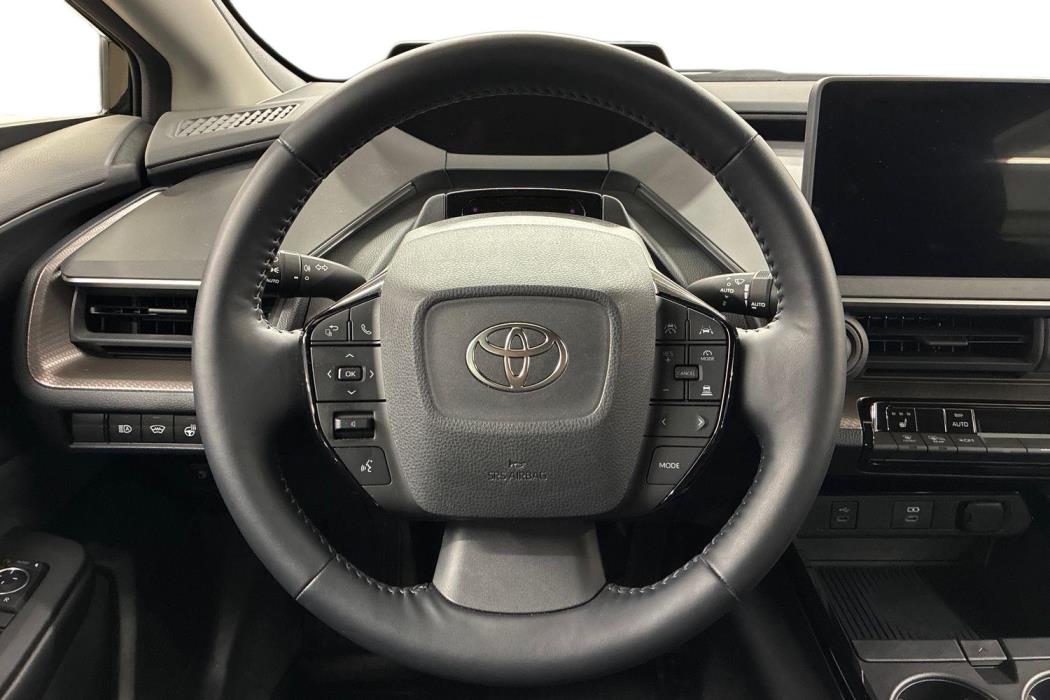 Toyota Prius Plug-in 2024