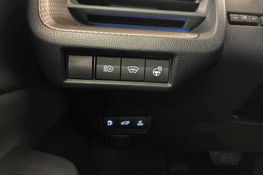 Toyota Prius Plug-in 2024