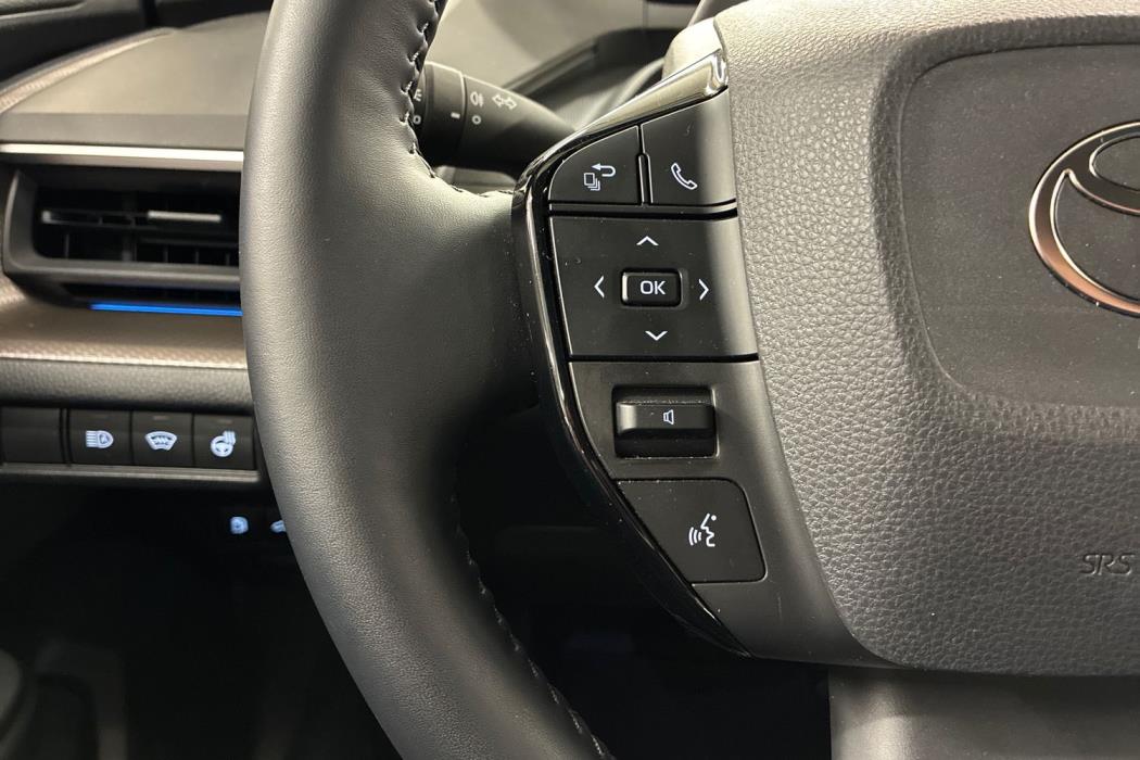 Toyota Prius Plug-in 2024