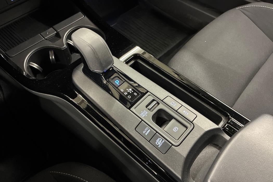 Toyota Prius Plug-in 2024