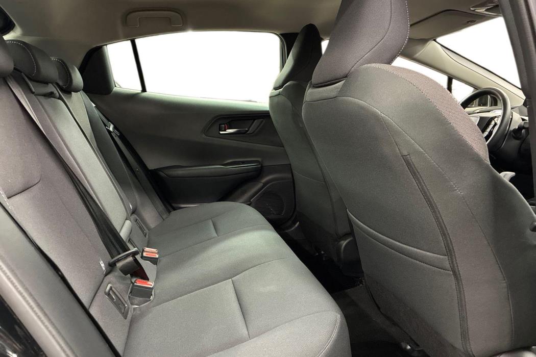 Toyota Prius Plug-in 2024