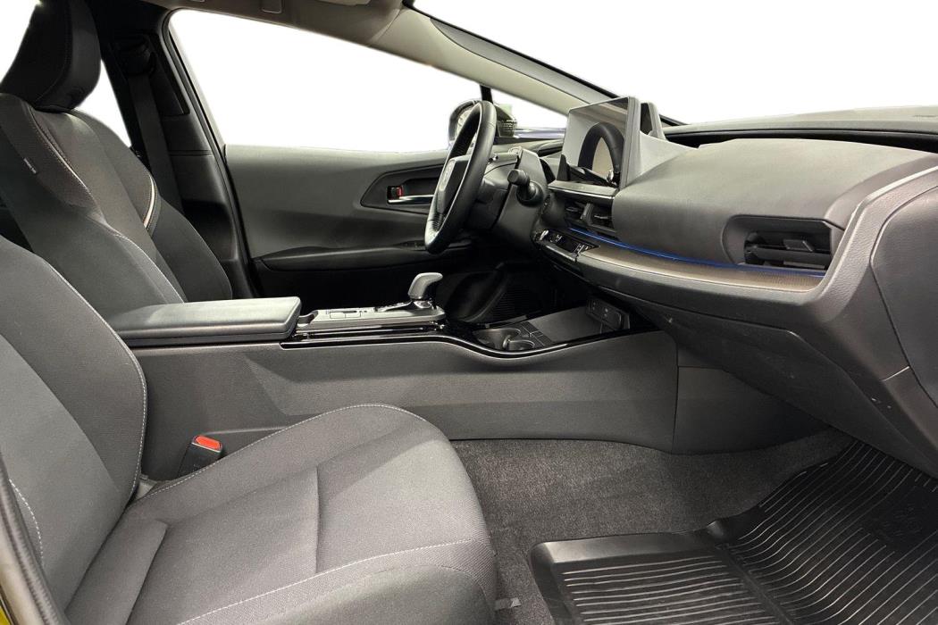 Toyota Prius Plug-in 2024