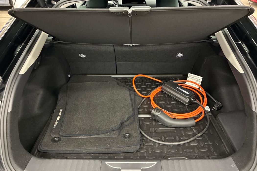 Toyota Prius Plug-in 2024