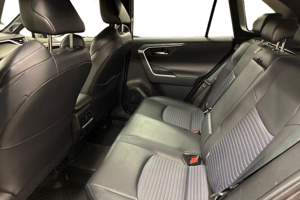 TOYOTA RAV4 2021