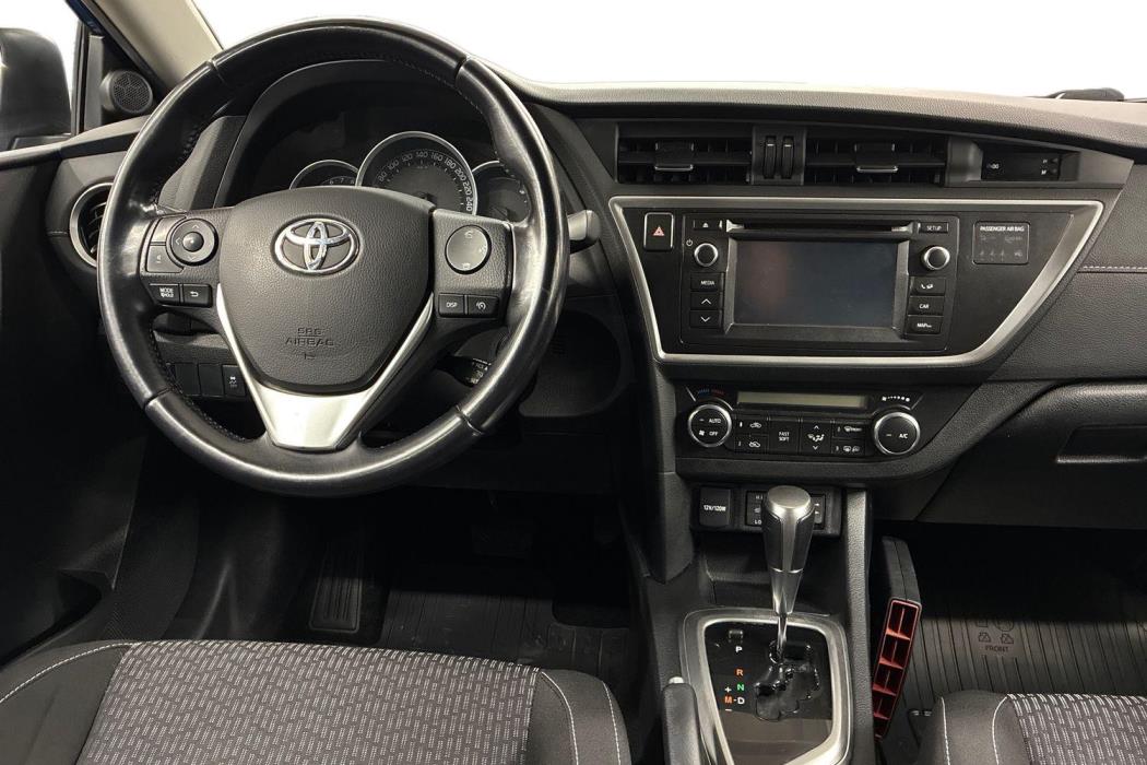 Toyota Auris 2015