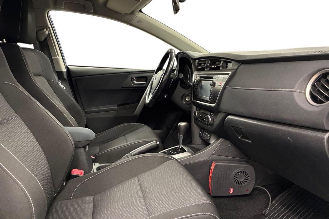 Toyota Auris 2015