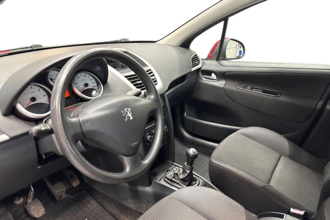 PEUGEOT 207 2010