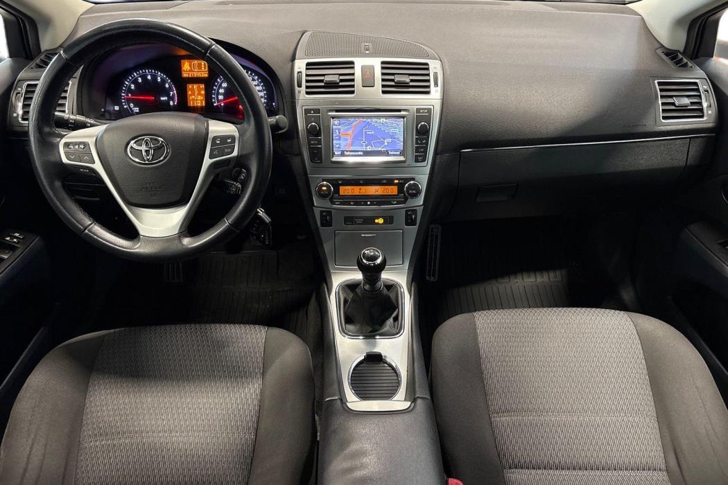 TOYOTA AVENSIS 2012