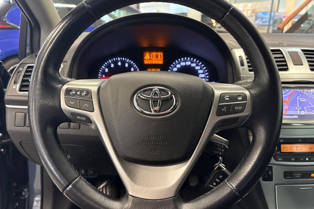 TOYOTA AVENSIS 2012