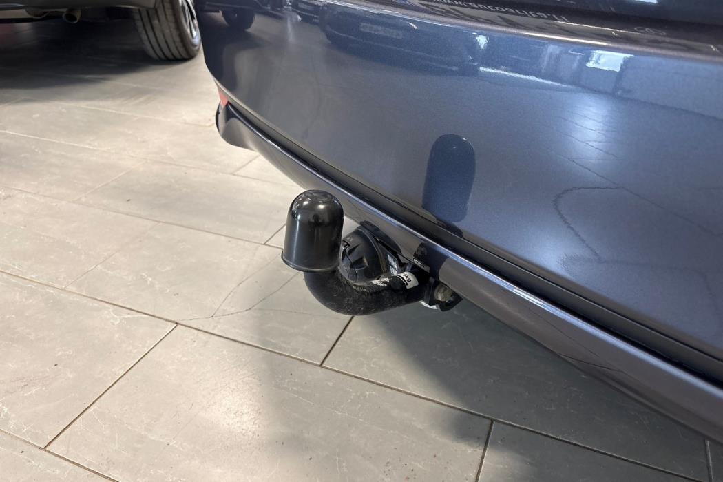 TOYOTA AVENSIS 2012