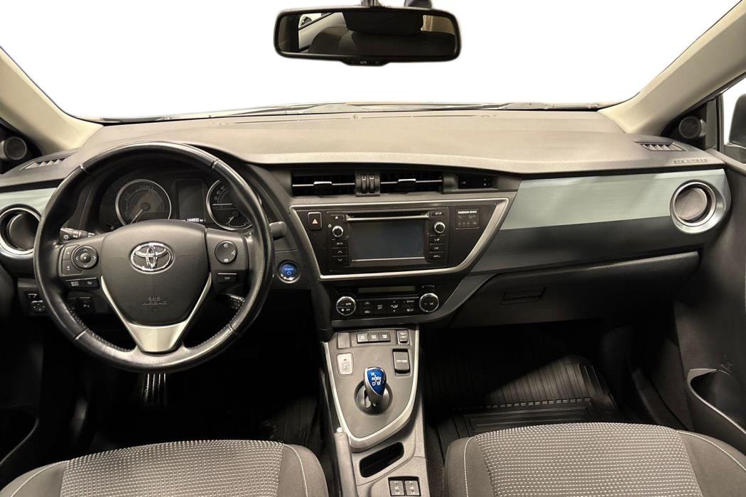 Toyota Auris 2015