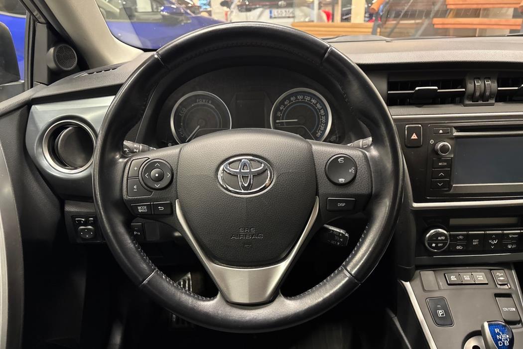 Toyota Auris 2015