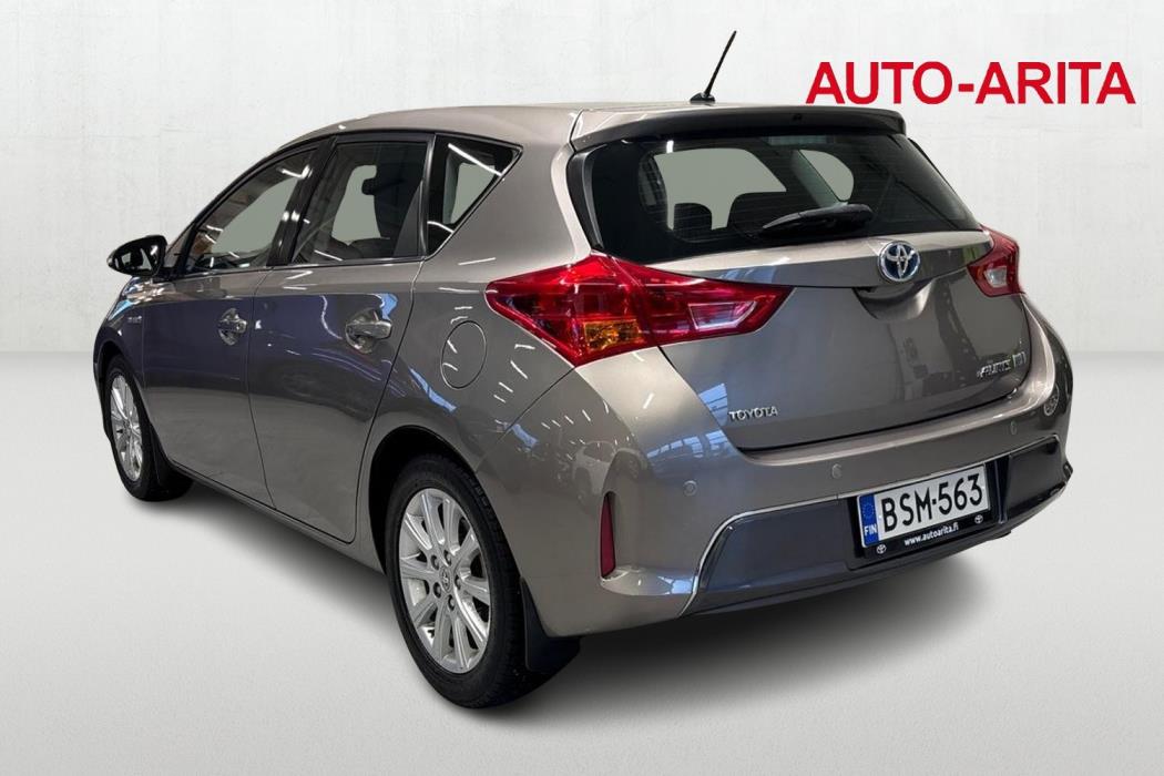 Toyota Auris 2015