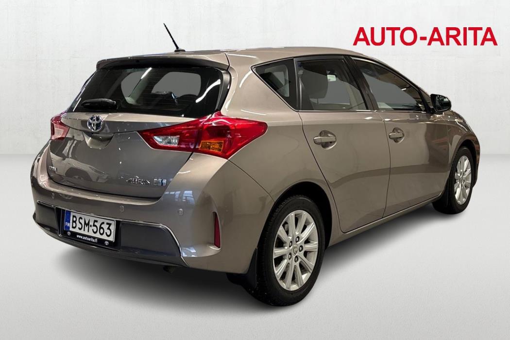 Toyota Auris 2015