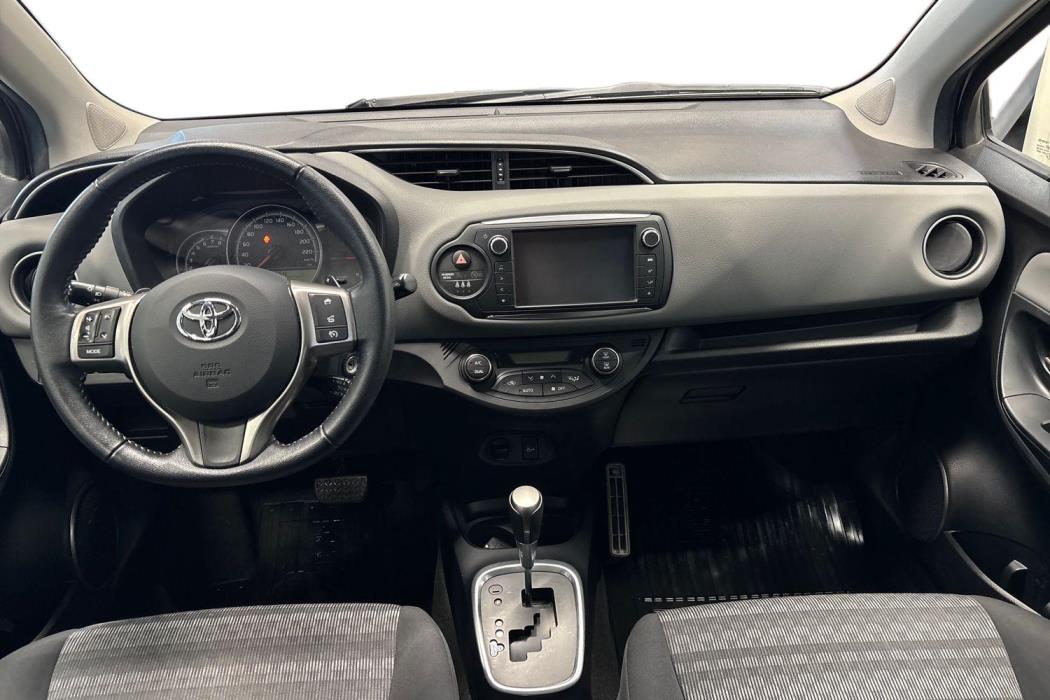 TOYOTA YARIS 2016