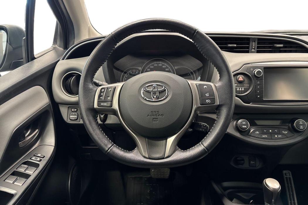 TOYOTA YARIS 2016
