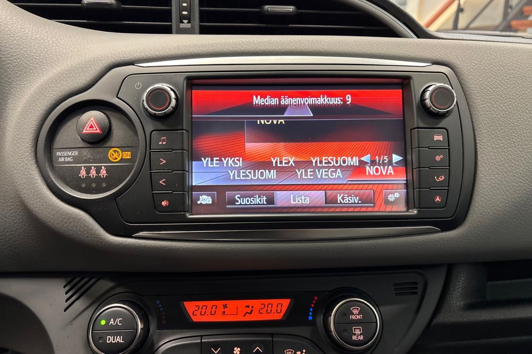 TOYOTA YARIS 2016