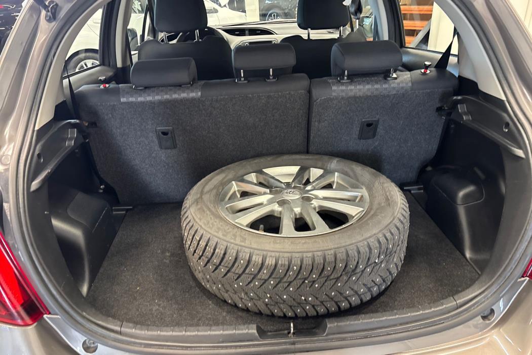 TOYOTA YARIS 2016