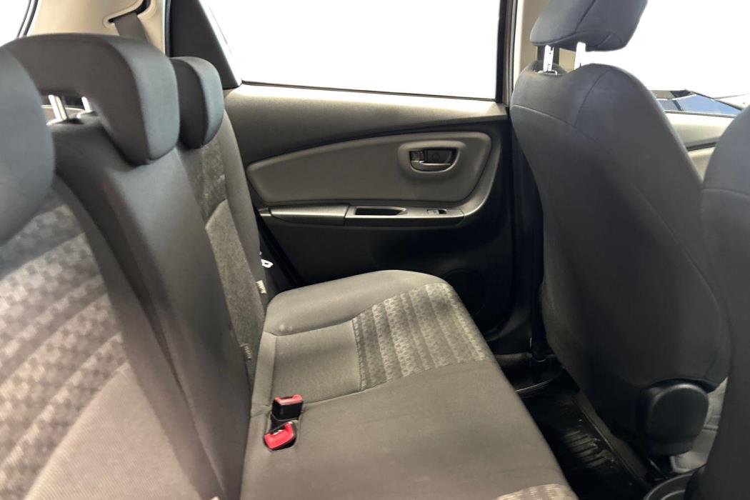 TOYOTA YARIS 2016