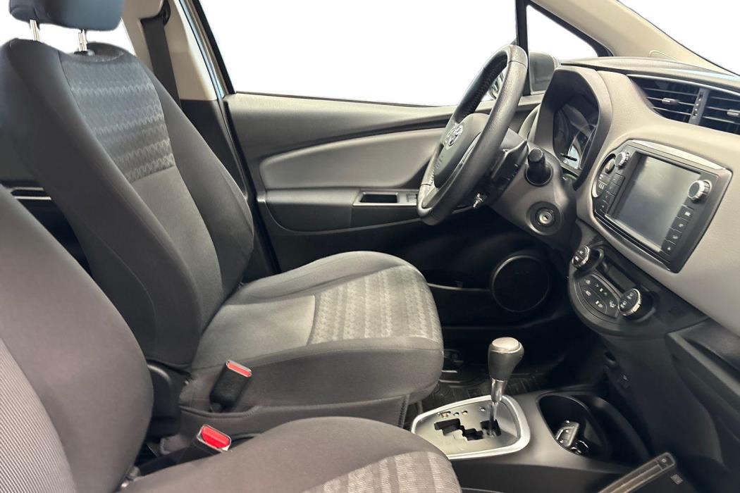 TOYOTA YARIS 2016