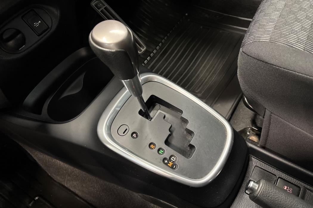 TOYOTA YARIS 2016
