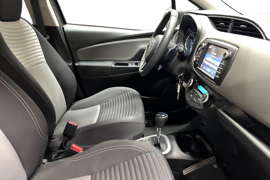 TOYOTA YARIS 2017