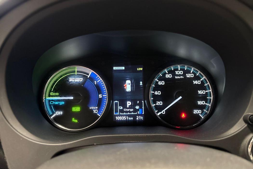 Mitsubishi Outlander PHEV 2020