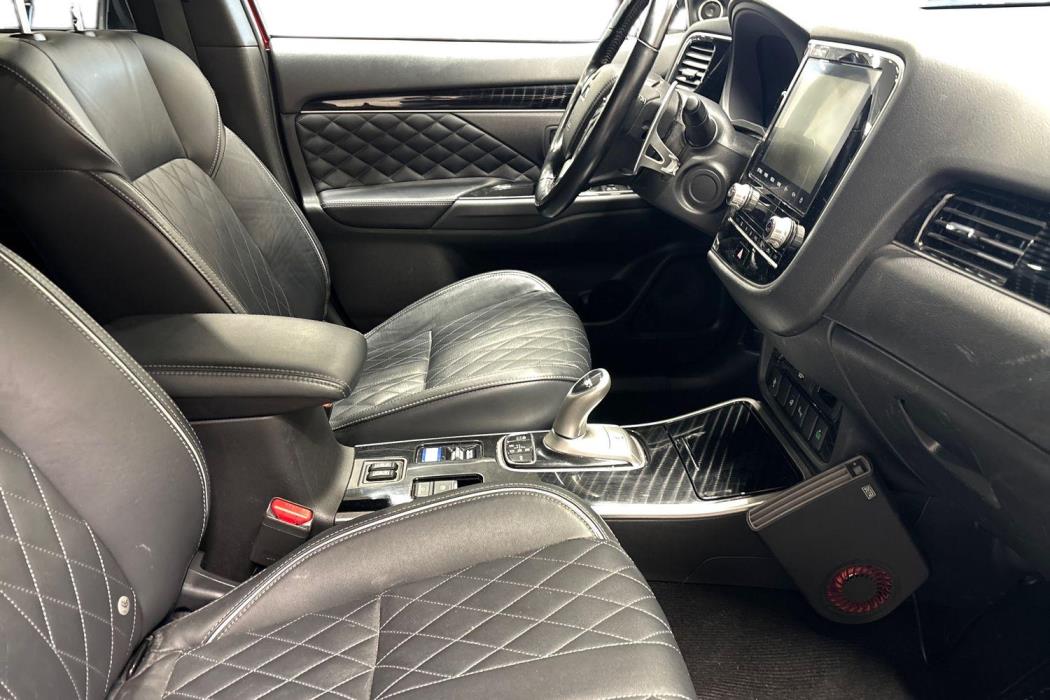 Mitsubishi Outlander PHEV 2020