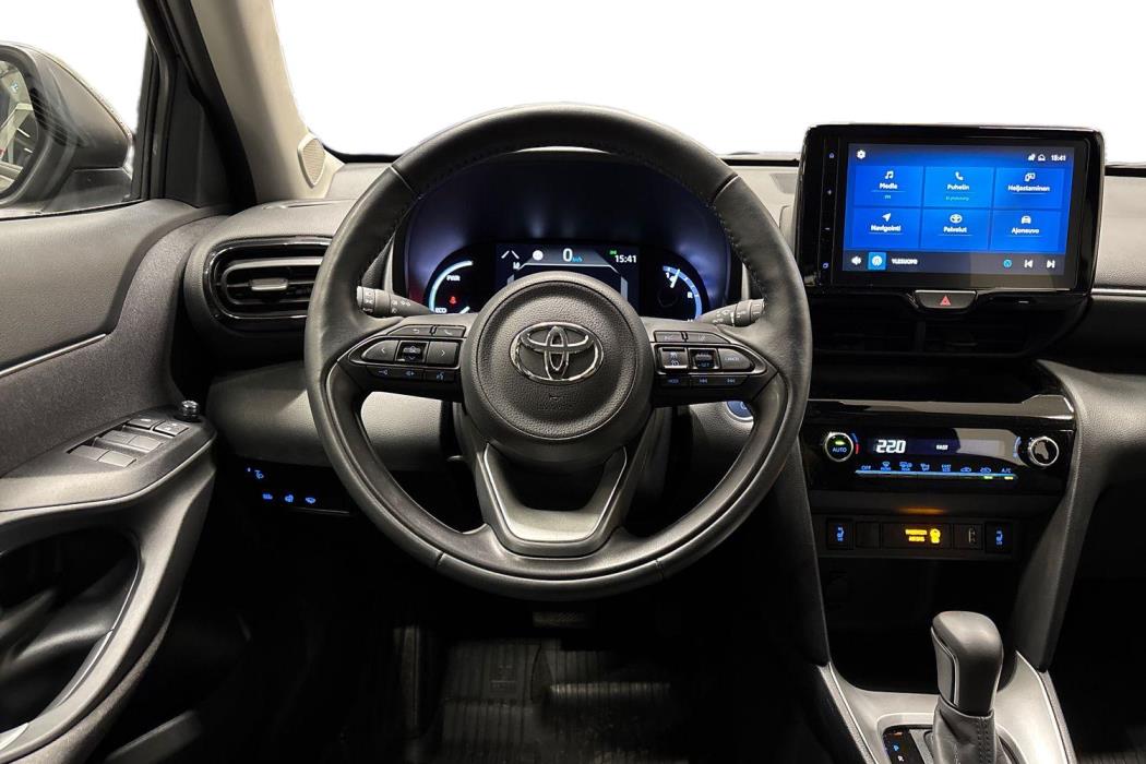 TOYOTA Yaris Cross 2024