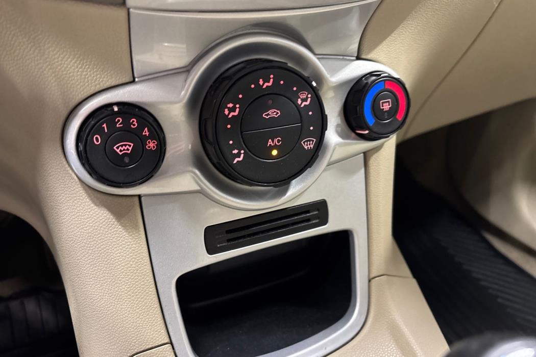 FORD FIESTA 2009