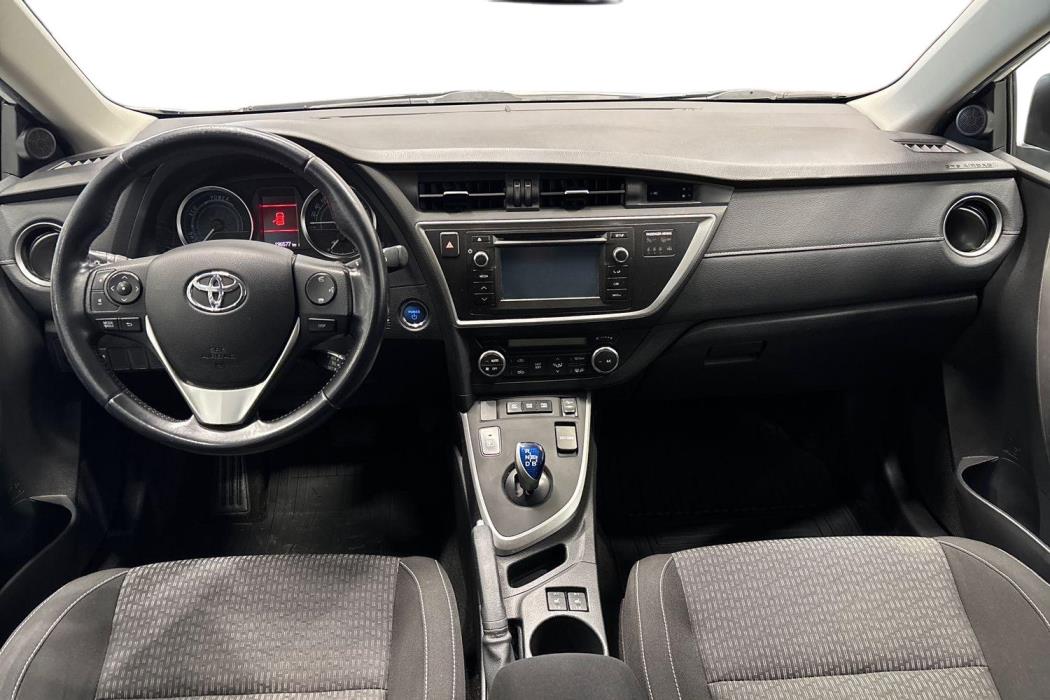 TOYOTA AURIS 2015