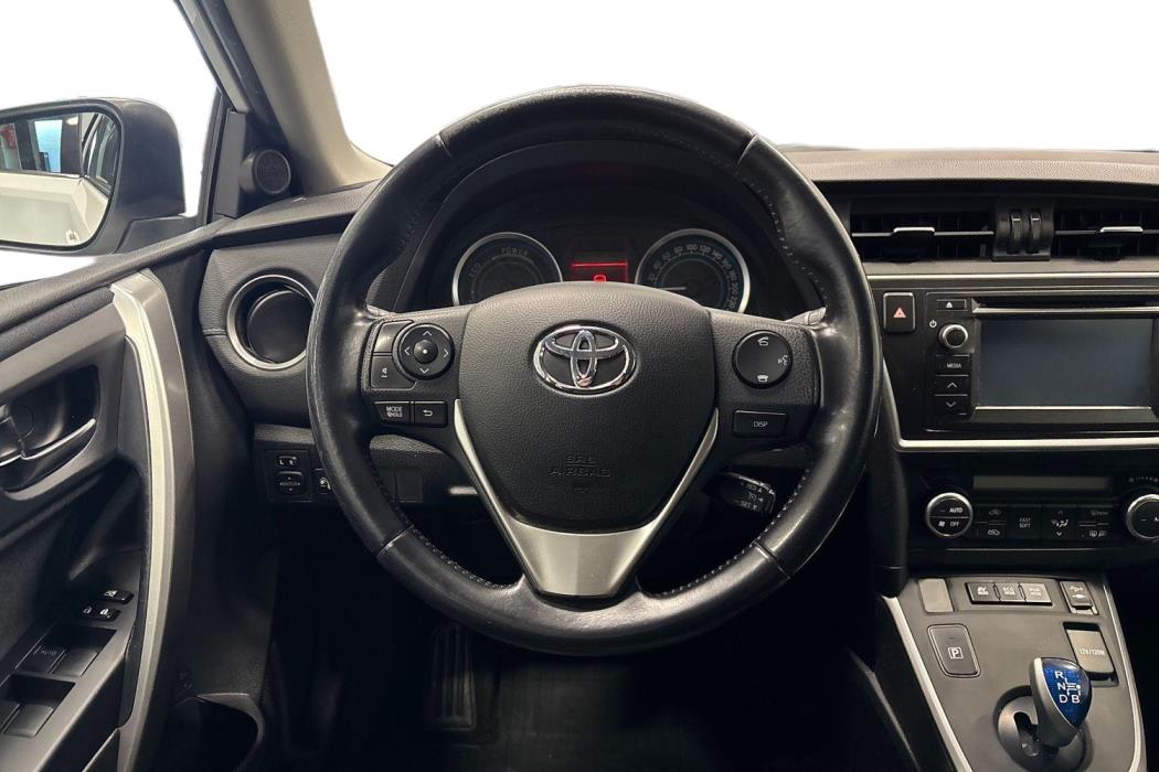 TOYOTA AURIS 2015