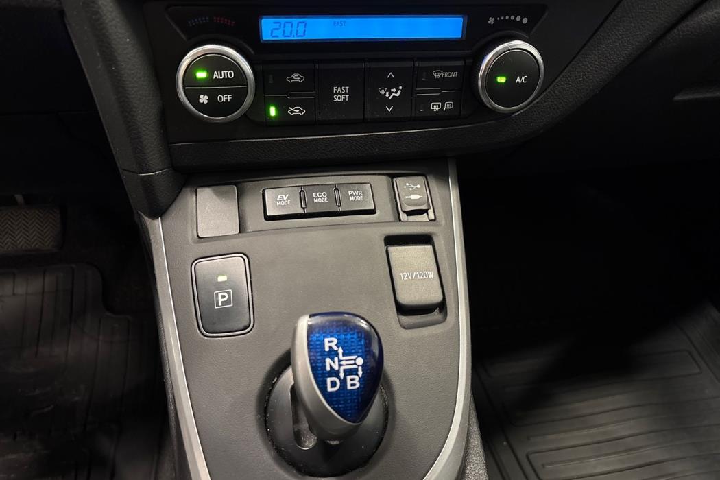 TOYOTA AURIS 2015