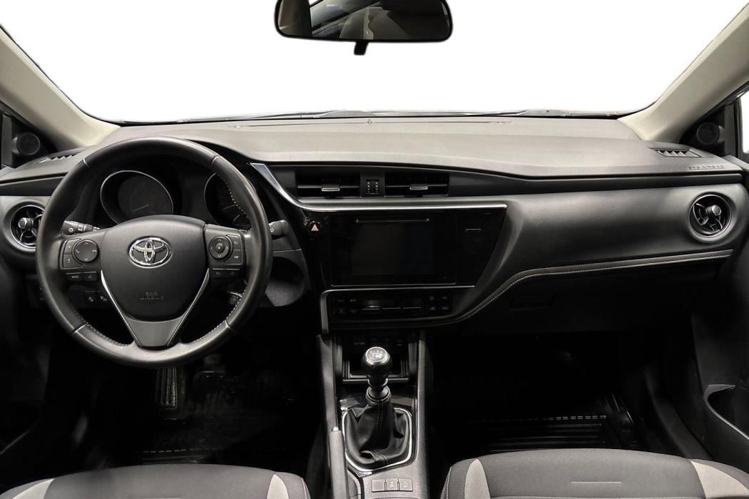 TOYOTA AURIS 2015