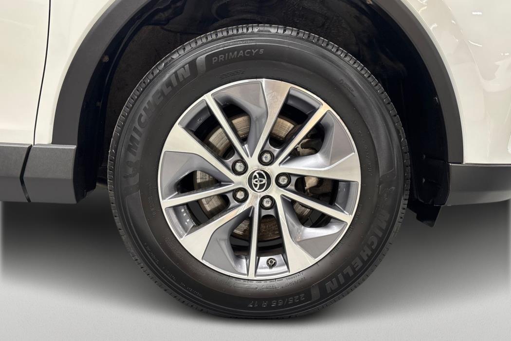 TOYOTA RAV4 2018