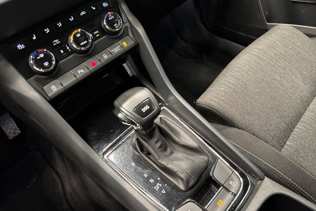 SKODA Karoq 2019
