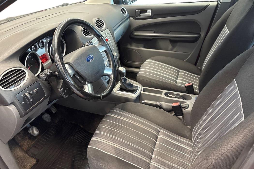 FORD FOCUS 2010