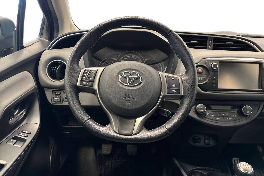 Toyota Yaris 2015