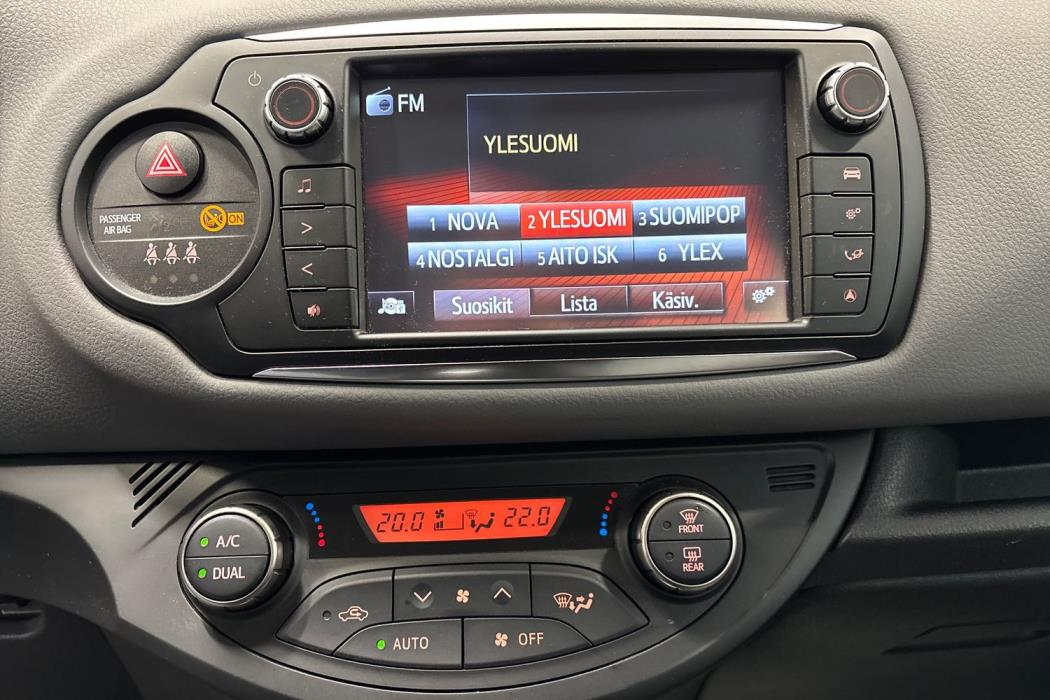 Toyota Yaris 2015