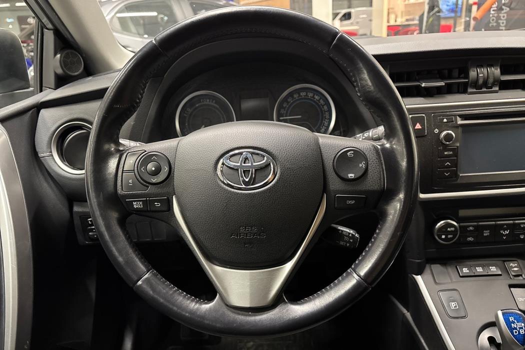 Toyota Auris 2015