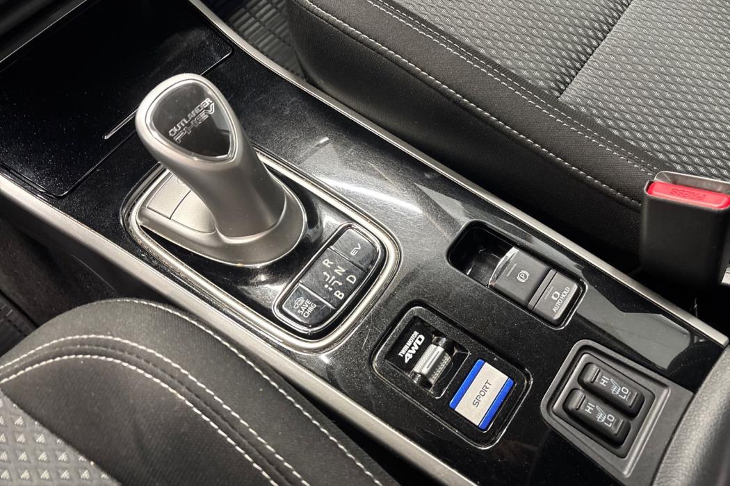 MITSUBISHI Outlander PHEV 2020